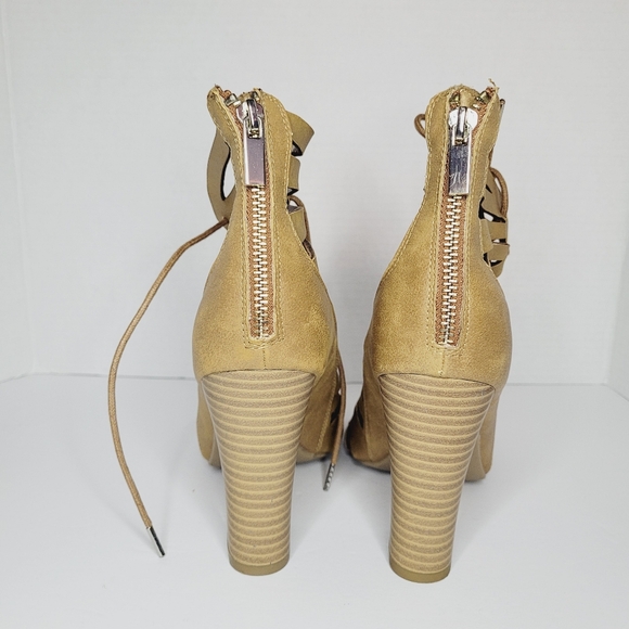 Call It Spring Black Heel Women's Tan 7.5 Strappy Zip Back-Lace Front 4" FLAWED - Picture 3 of 14